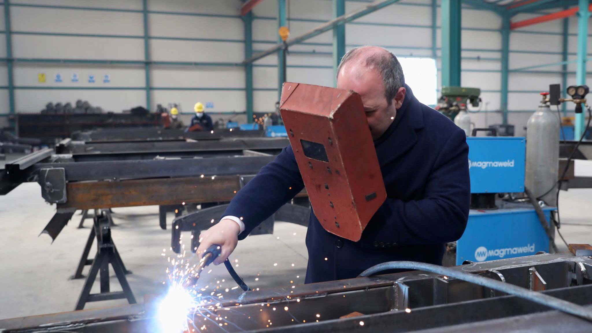 Cumhurbaşkanımız bu ülke için dertlidir