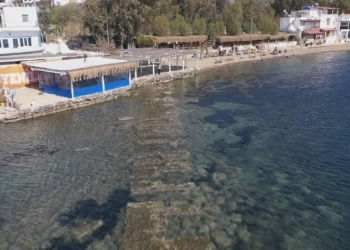 Deniz çekildi, tarihi Kral Yolu ortaya çıktı