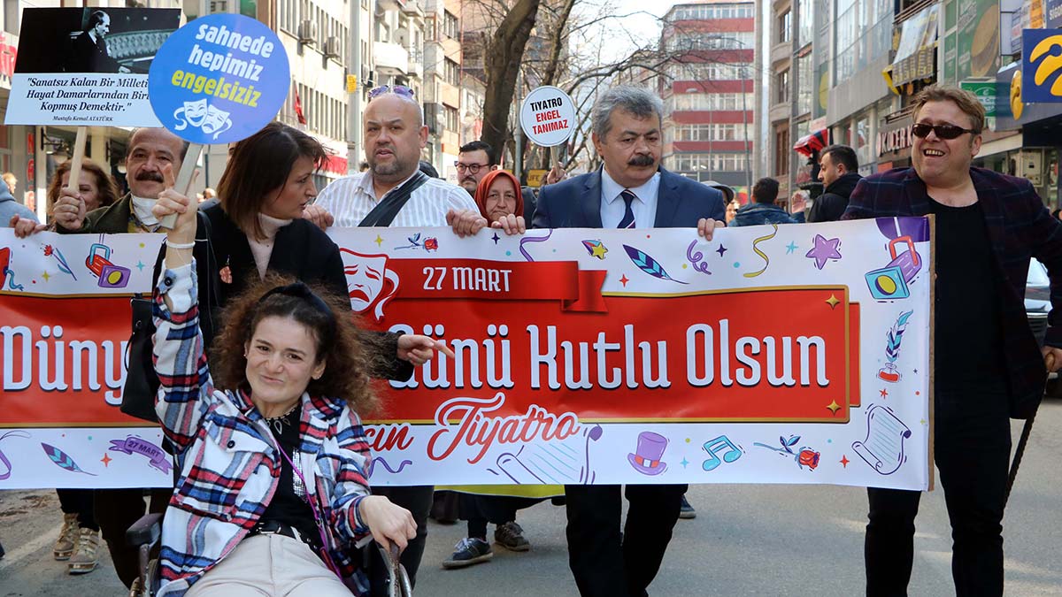 Dünya Tiyatro Günü'nde engelleri aştılar