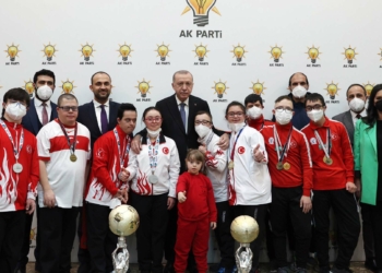 Erdoğan, Down sendromlu sporcularla buluştu