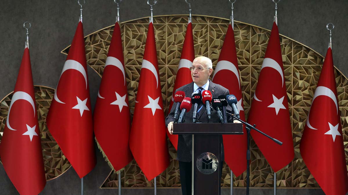 Cumhuriyet Halk Partisi Genel Başkanı Kemal Kılıçdaroğlu Başkent muhtarları ile Yenimahalle Belediyesi'nde buluştu.