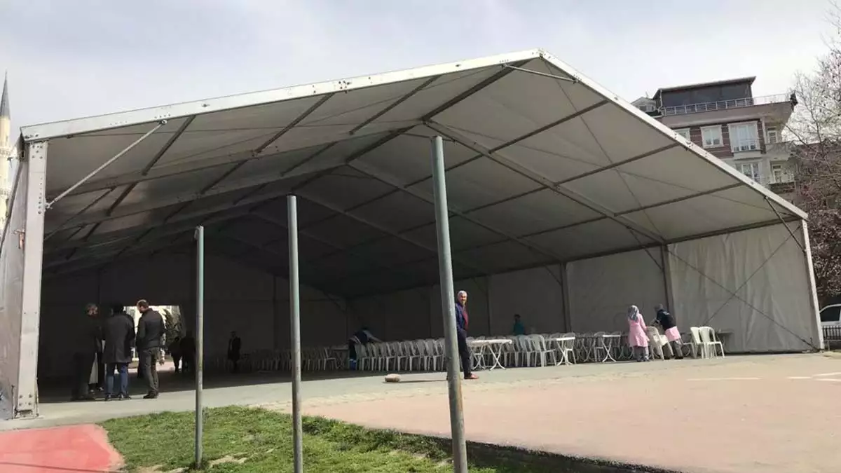 Güngören’de bin kişilik ramazan çadırı kuruldu