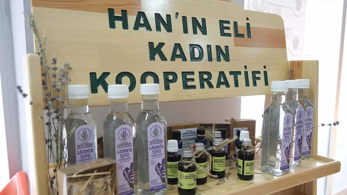 Han'ın eli kadın kooperatifi'nin ürünleri market raflarında