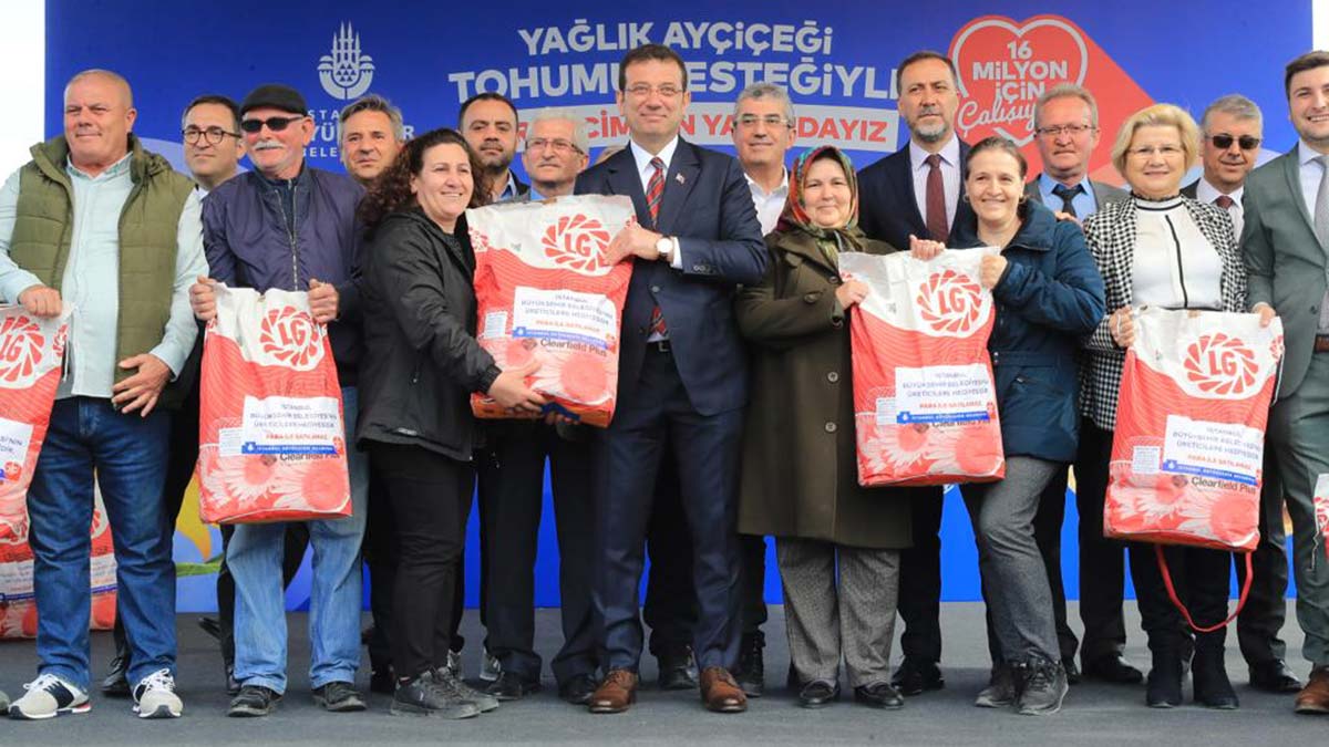 İBB, Silivri'de yağlık ayçiçek tohumu dağıtı