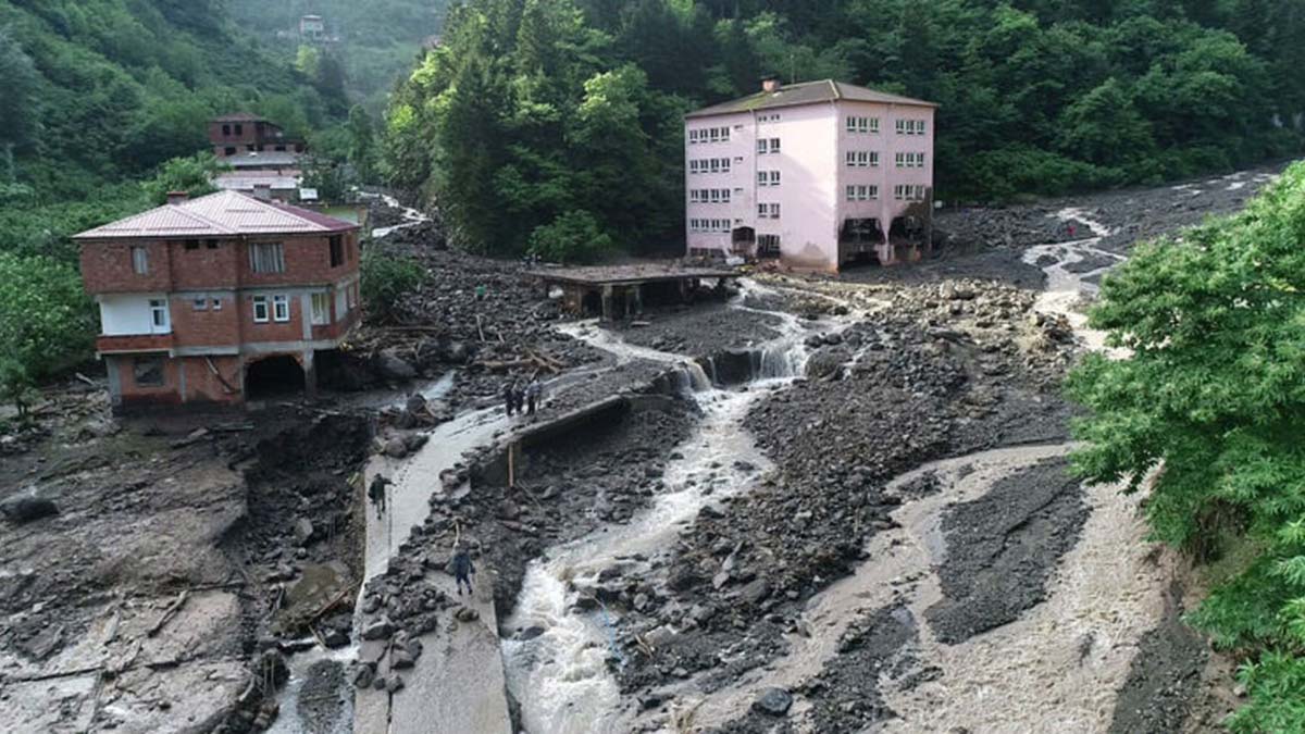 İçişleri Bakanlığı'ndan sel ve heyelan uyarısı