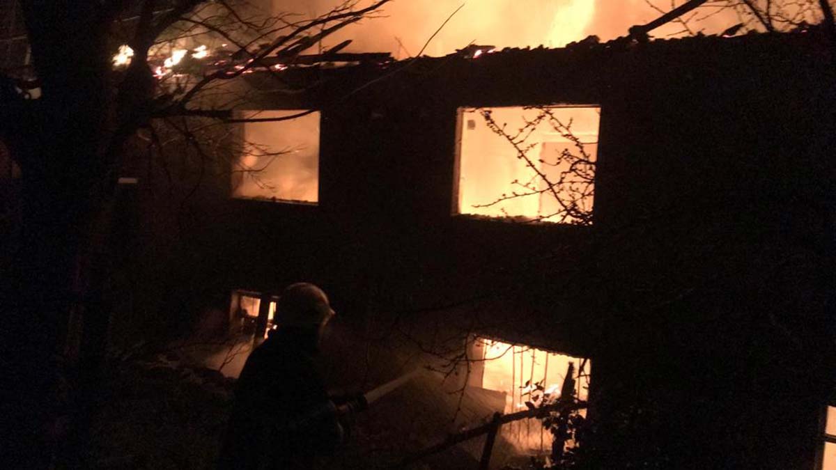 İtfaiye amirinin annesi yangında yaşamını yitirdi