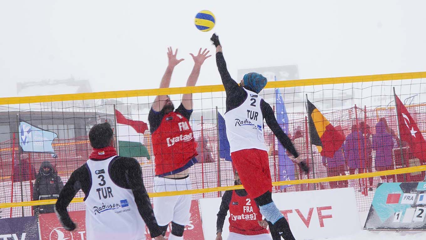 Kar Voleybolu Avrupa Kupası heyecanı başladı