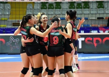 Karşıyaka filede finali garantiledi