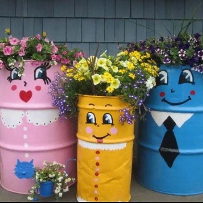 Kartal Canlanıyor, İstasyon Caddesi Eski Güzel Günlerine Kavuşuyor. Kartal Belediyesi, geçmiş yıllarda ilçenin en işlek noktalarından biri olan İstasyon Caddesi’nin, yeniden eski ve güzel günlerine dönmesi için çalışma başlattı.