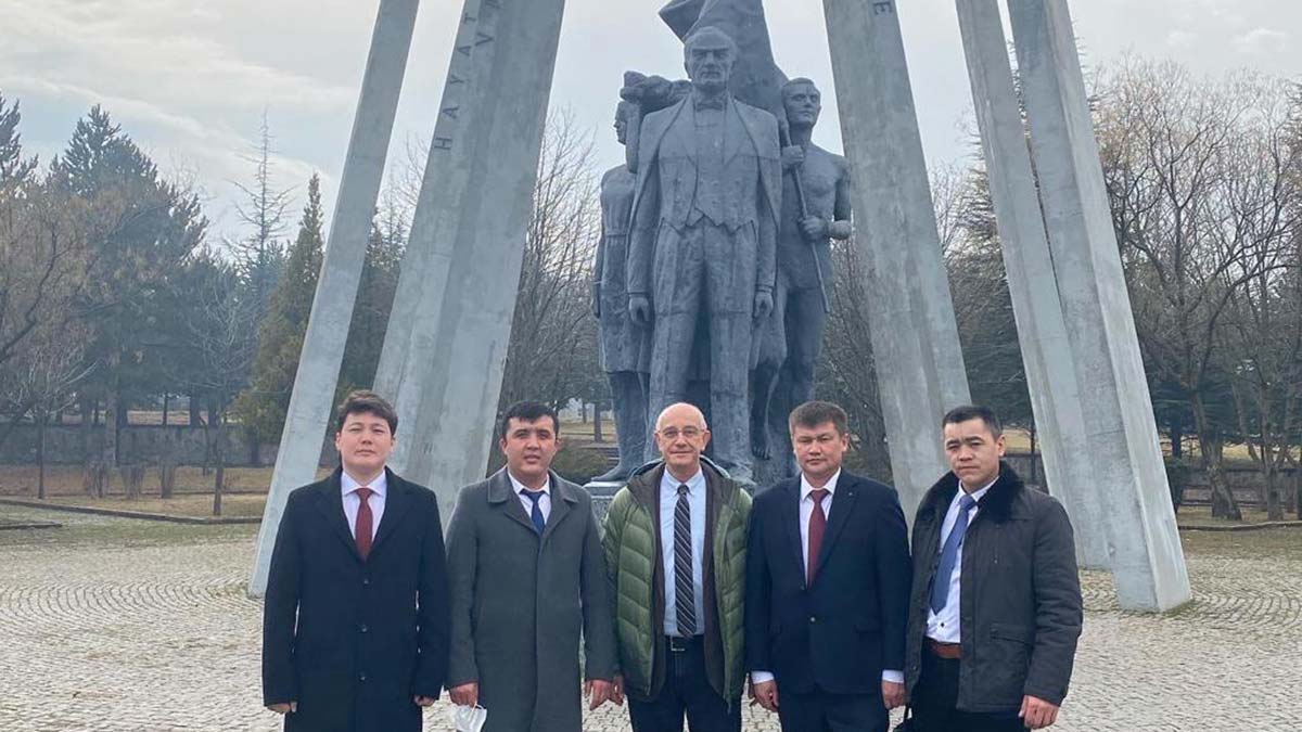 Kazakistanlılar Türk kültürünü öğreniyor