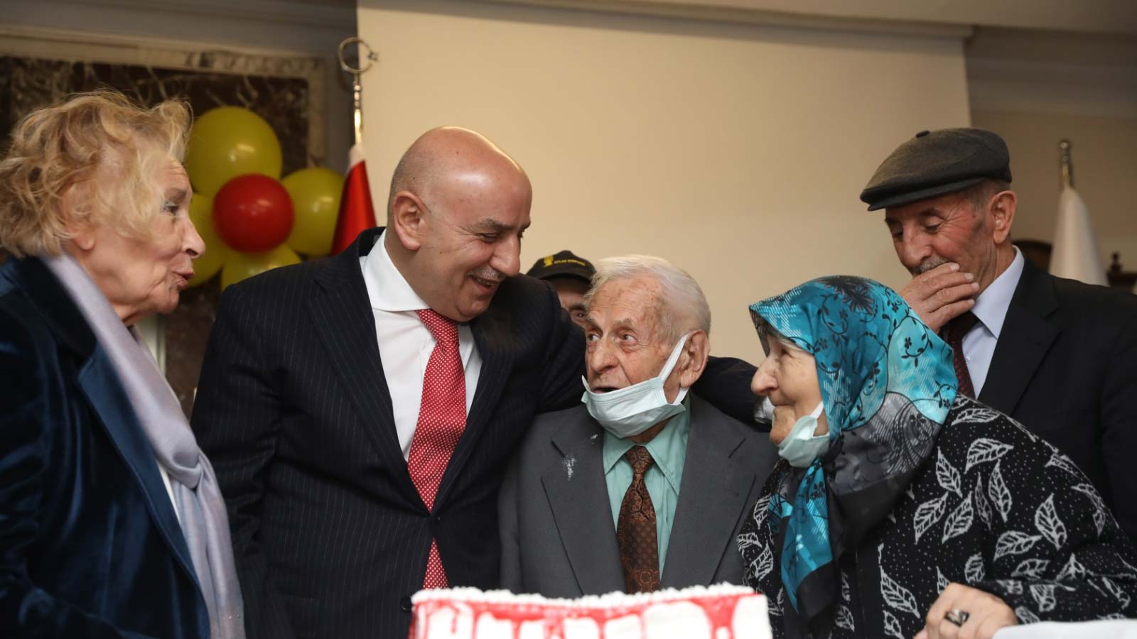 Keçiören'deki huzurevinde moral eğlencesi