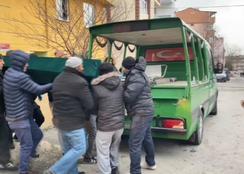 Kendisine hakaret eden babasını silahla öldürdü