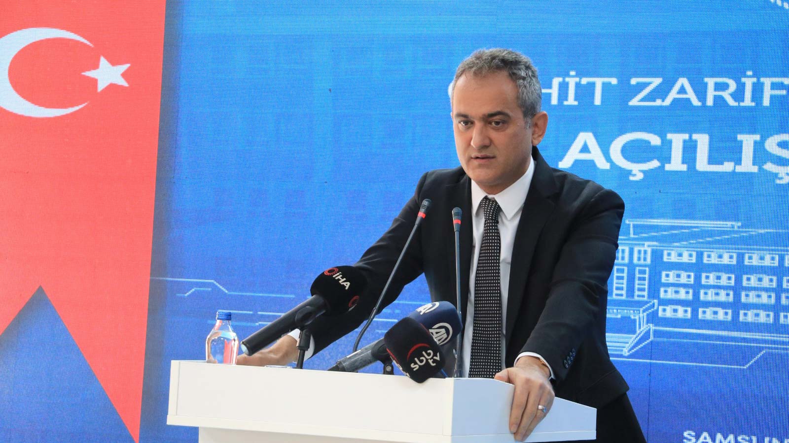 Kız çocuklarının okullaşma oranı erkekleri geçti