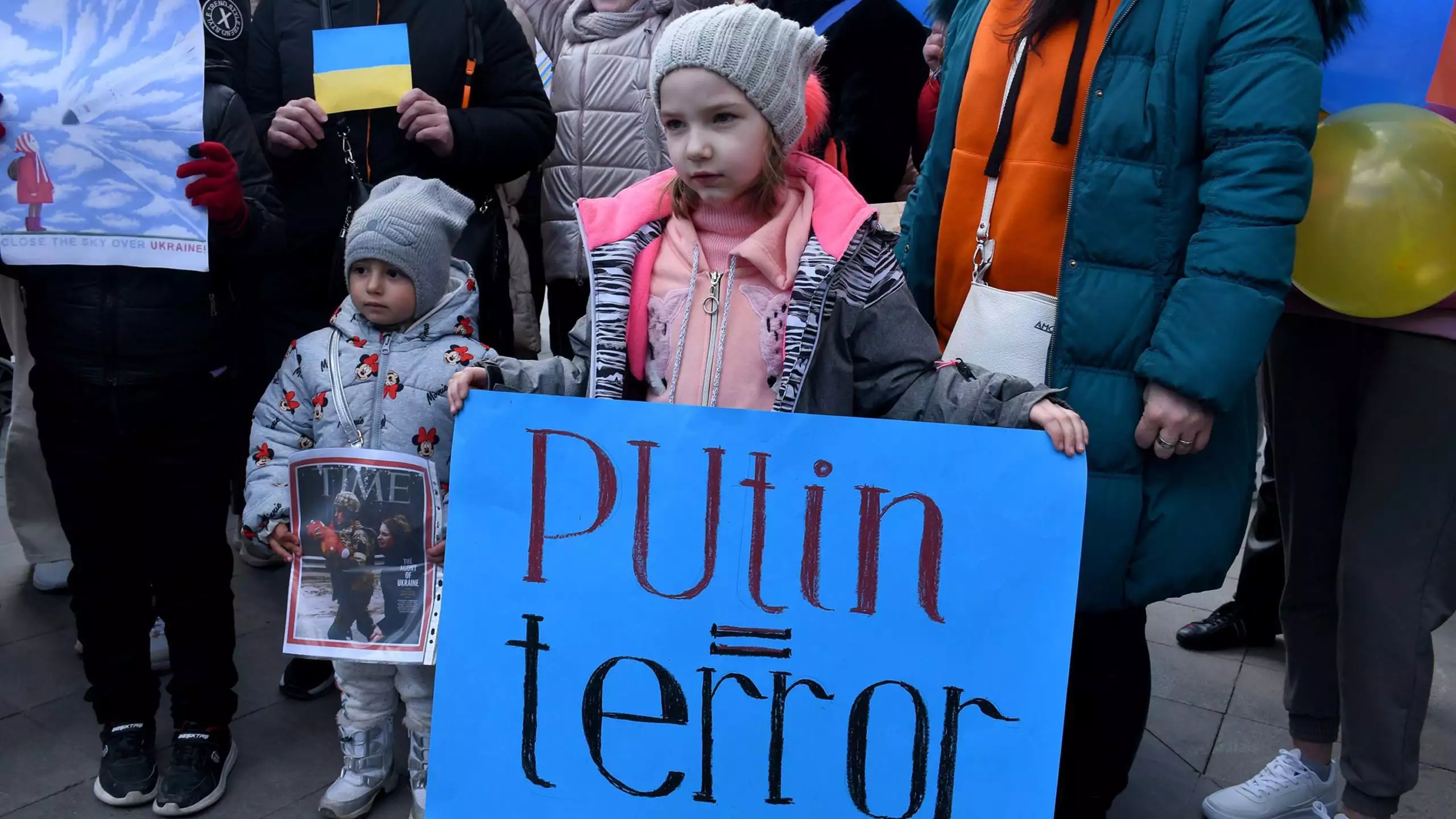 Kusadasinda ukraynalilardan mariupol tepkisi 1 scaled - ukrayna haberleri - haberton