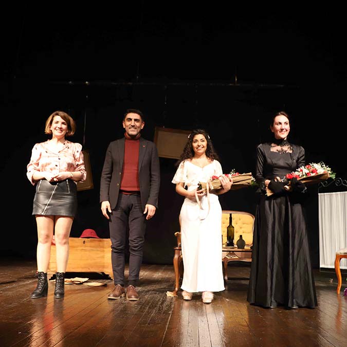 Martıların Öteki Hikayesi tiyatro oyunu sahnelendi