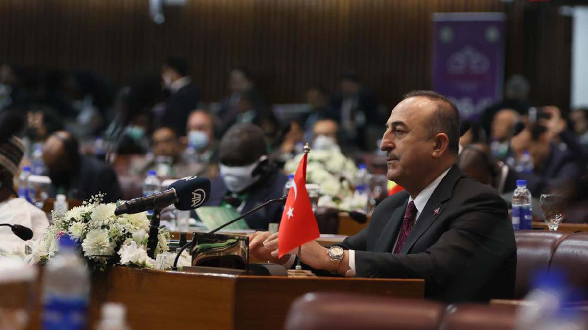 'Müslüman Türkler temel haklarından mahrum'