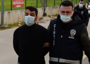 Oğlu tarafından pompalı tüfekle öldürüldü