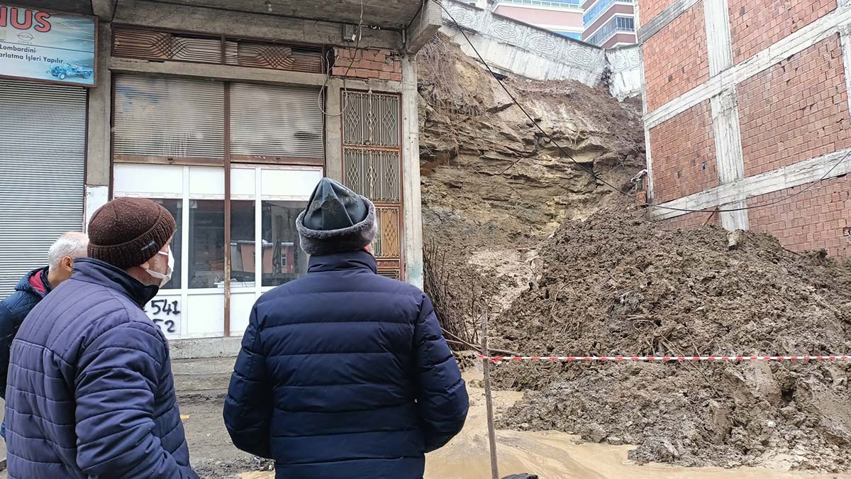 Ordu’da heyelan; 3 bina tahliye edildi