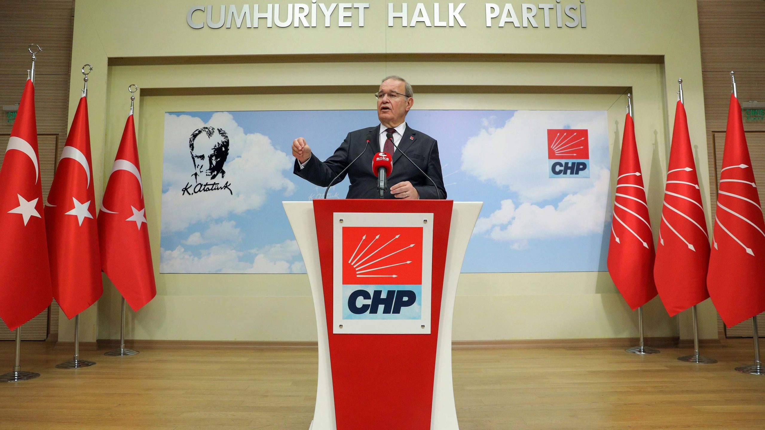 Öztarak: Demirtaş siyaseten içeride tutuluyor