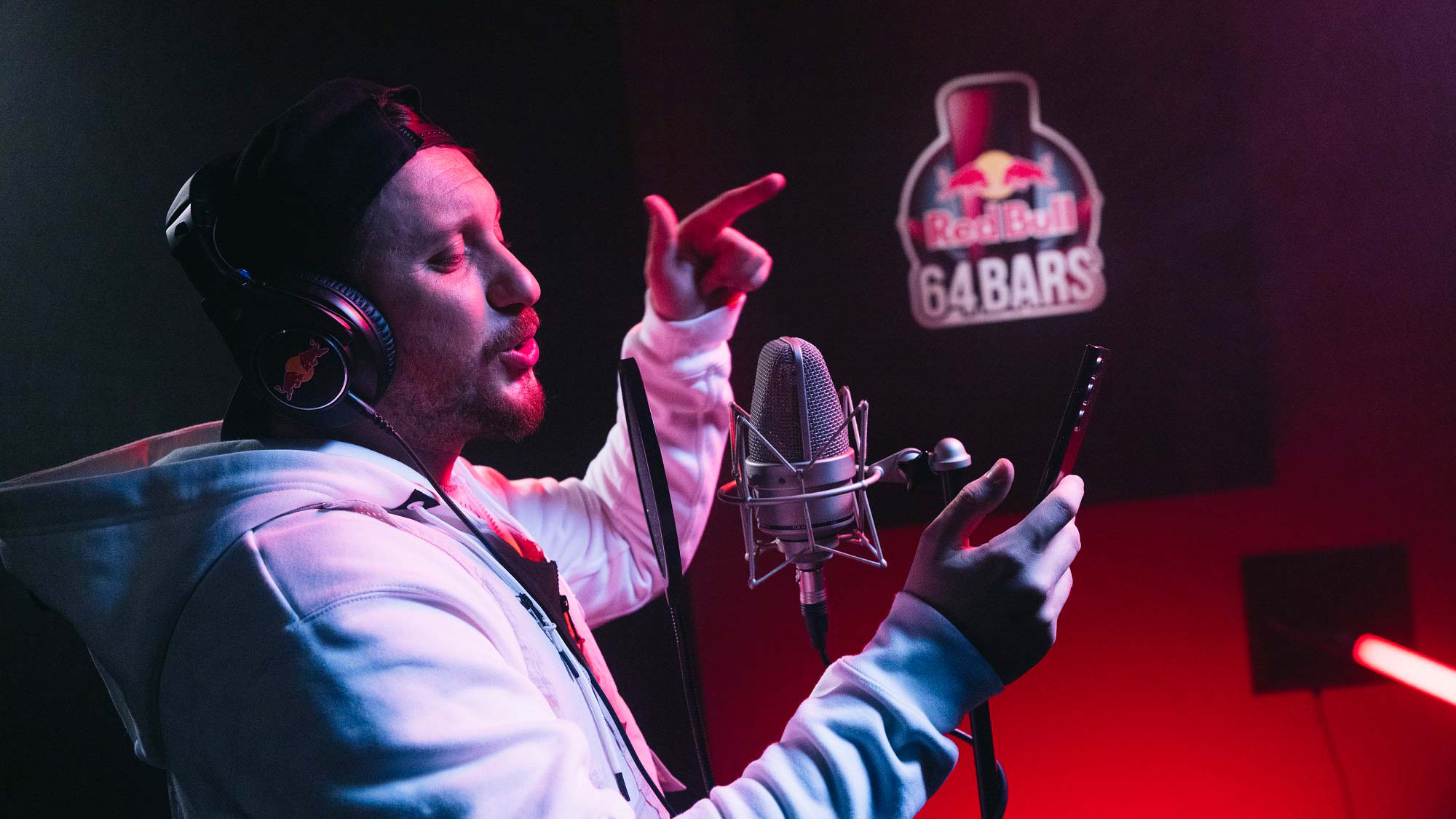 Red Bull 64 Bars'ın yeni konuğu Anıl Piyancı