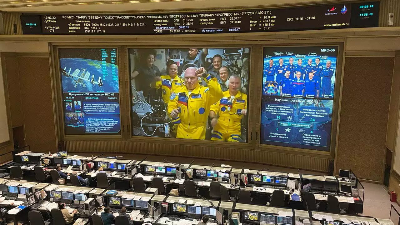 Rus kozmonotlardan ukrayna mesajı