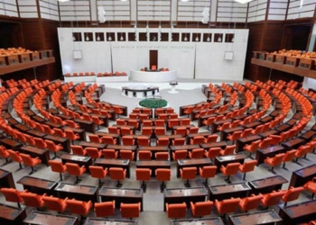 Sağlık çalışanlarına yönelik kanun teklifi komisyonda