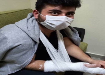 Sağlık çalışanlarını darbeden 2 kişi tutuklandı