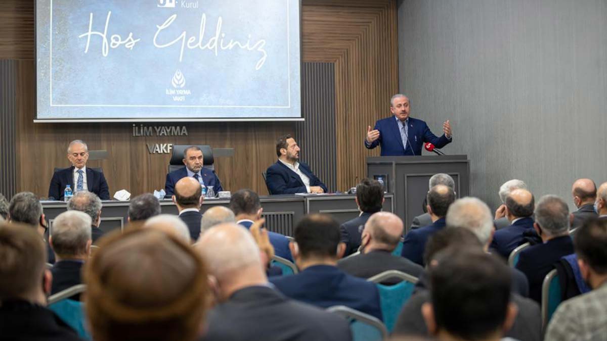 Şentop, İlim Yayma Vakfı'nın konuğu oldu