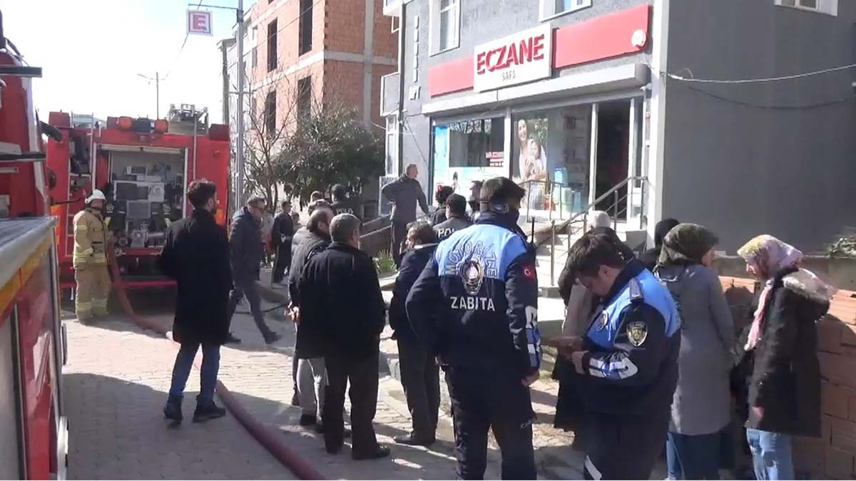 Silivri'de jeneratörün patlamasıyla eczanede yangın çıktı