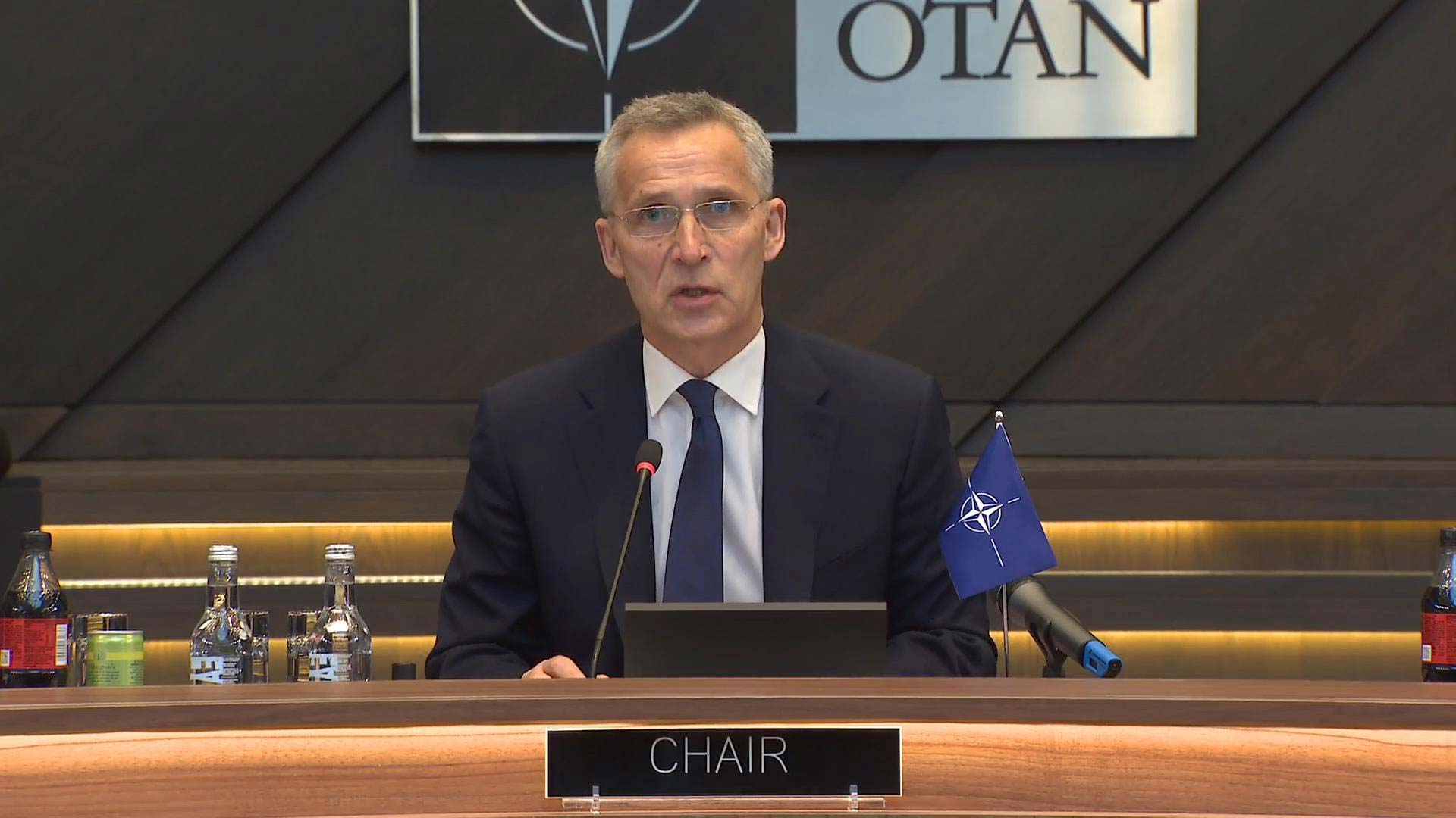 Stoltenberg NATO'da açılış konuşması yaptı