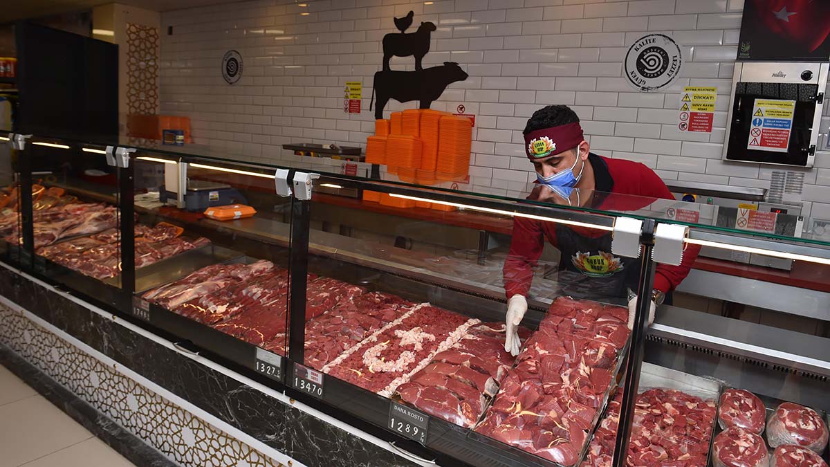 Halk Ekmek Fabrikası Ramazan ayı boyunca Başkent Marketlerde uygun fiyata kuşbaşı ve kıyma satışı yapma kararı aldı. Uygulama 1 Nisan’dan itibaren başlayacak.