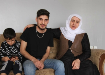 Tahliye edilen Vanlı öğrenci, ailesine kavuştu