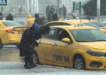 Taksicilerin kar fırsatçılığı mağdur etti