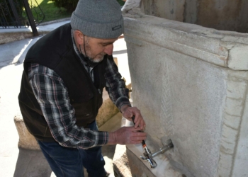 Tarihi caminin muslukları ikinci kez çalındı