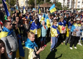 Ukraynalılardan 'savaşa hayır' konvoyu