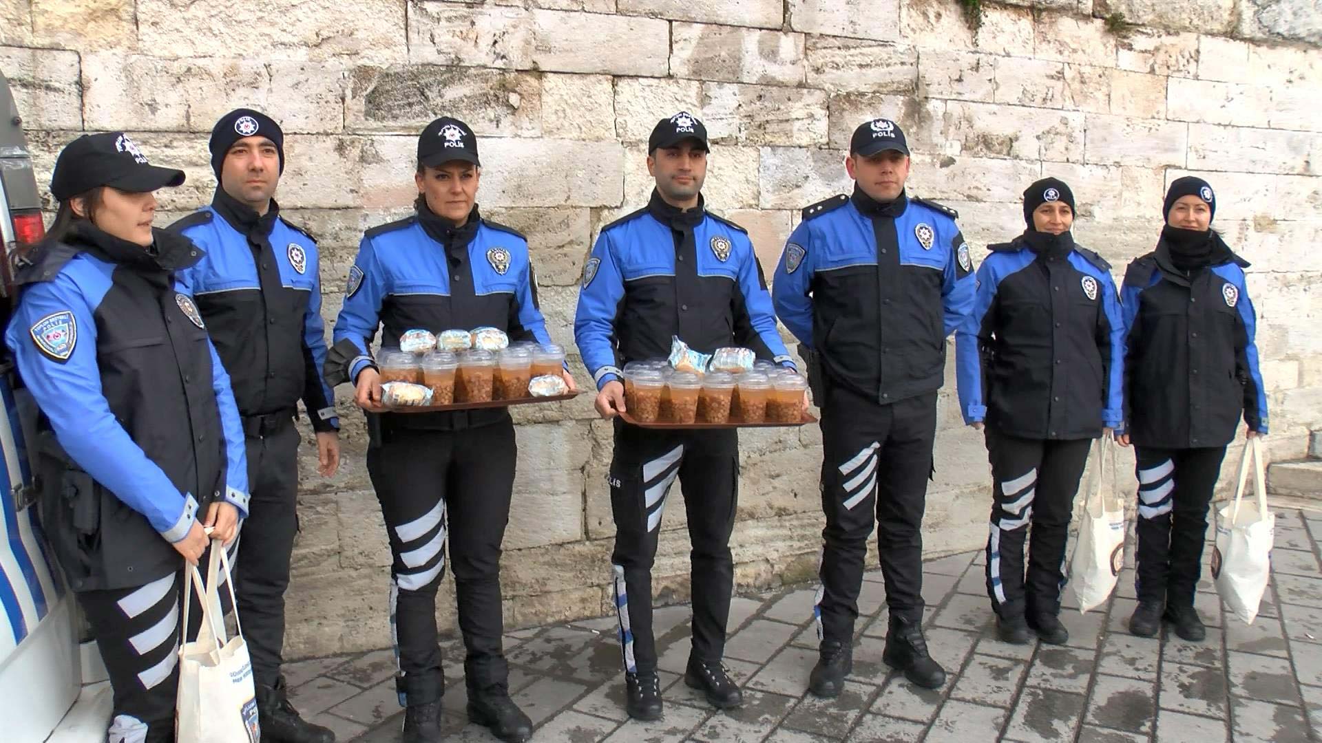 Üsküdar'da Çanakkale menüsü dağıtıldı