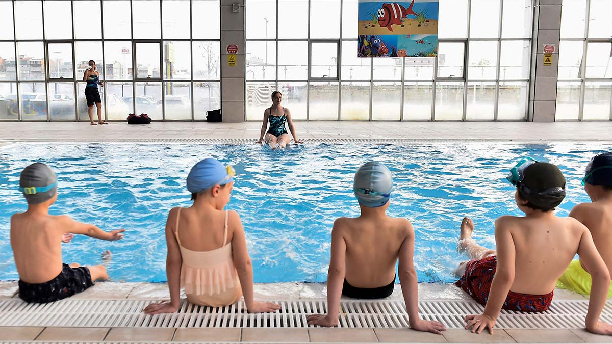 EGO Spor Kulübü ile Salyangoz ve Doğa Sporları Kulübü Derneği iş birliği yaparak Başkent’te yaşayan işitme engelli çocuklar için yüzme kursu düzenledi.