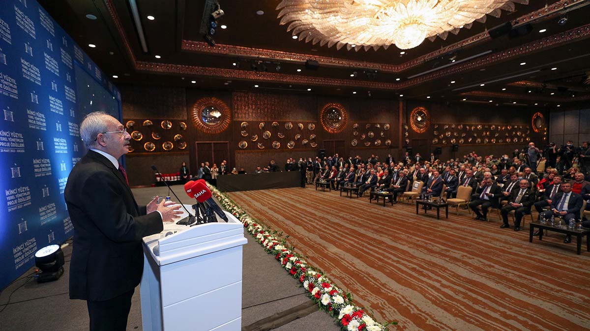 Yerel yönetimler zorlukları aşarak görev yapıyor