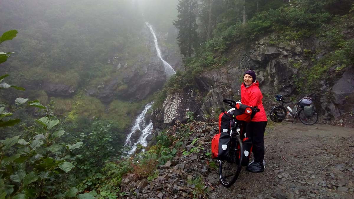 Antalya'da 10 yıldır yerleşik yaşayan ABD'li Bryan Keith'in (52) dünyayı dolaştığı bisikleti evinin bodrum katından çalındı.