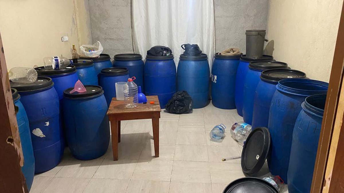 Adana'da 12 bin 187 litre sahte içki ele geçirildi