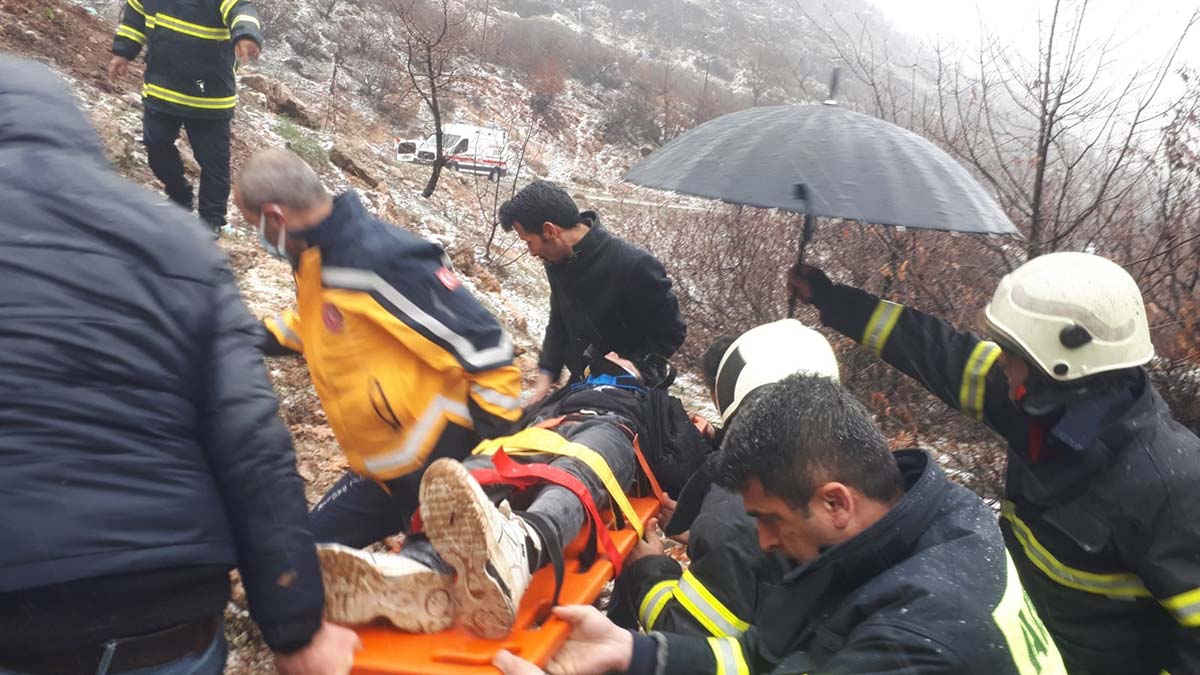 Adıyaman'da öğrenci servisi devrildi; 10 yaralı