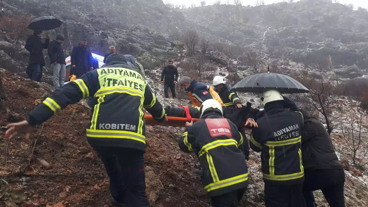 Adıyaman'da öğrenci servisi devrildi; 10 yaralı