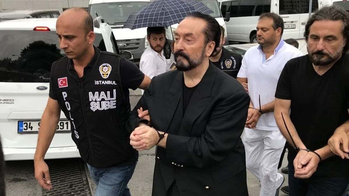 Adnan Oktar davasında 61 sanık için yakalama kararı
