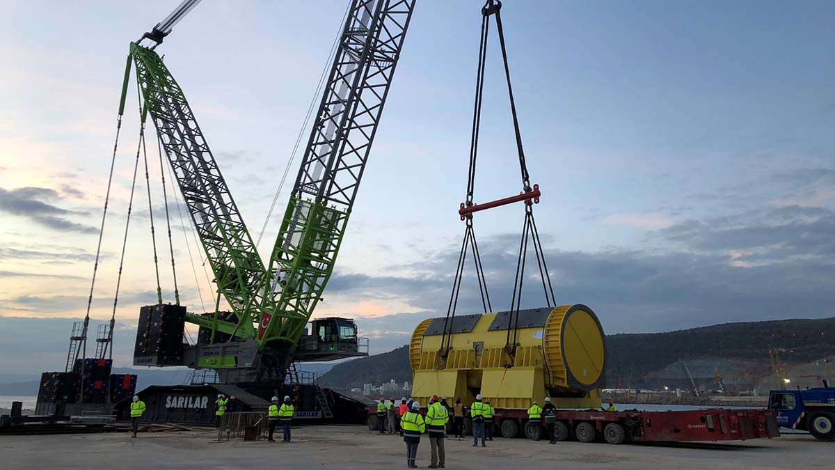 Akkuyu'nun 1'inci ünitesine ait jeneratör sahada