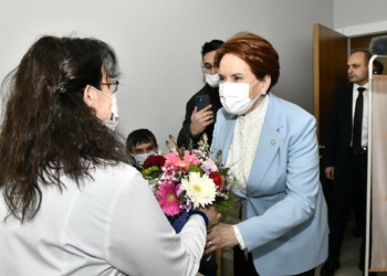 Akşener sağlık çalışanlarını ziyaret etti