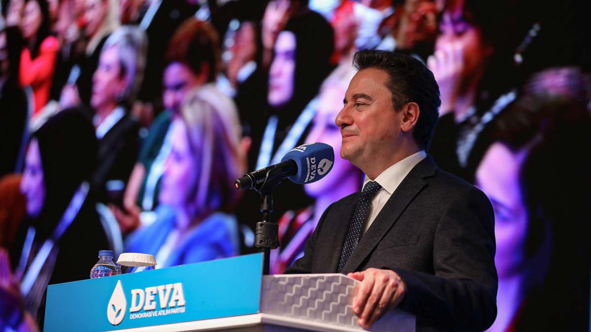 DEVA Partisi Genel Başkanı Ali Babacan, DEVA Kadında Zirvesi’nde konuştu, Babacan, ‘Kadınların mücadelesi otoriter zihniyete karşı galip gelecek’ dedi.