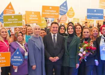 Babacan, DEVA Kadında Zirvesi'nde konuştu