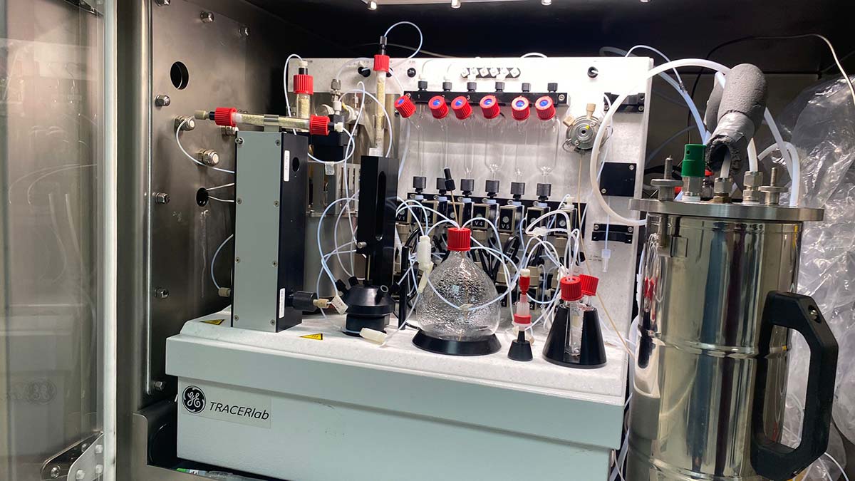 Ankara Üniversitesi Tıp Fakültesi Nükleer Tıp Ana Bilim Dalı Başkanı ve RÜAG tesisi koordinatörü Prof. Dr. Nuriye Özlem Küçük liderliğindeki ekip, meme kanserine karşı yeni ilaç geliştirdi.