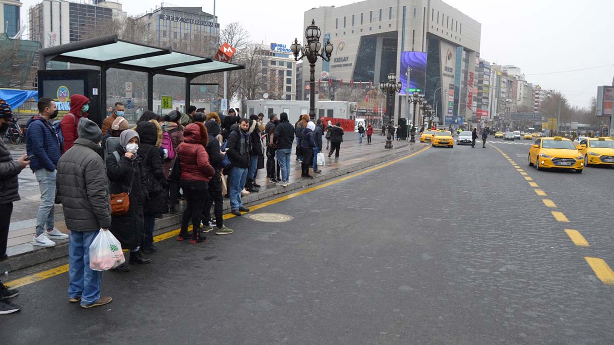 Ankara'da ÖHO ve dolmuşçular kontak kapattı