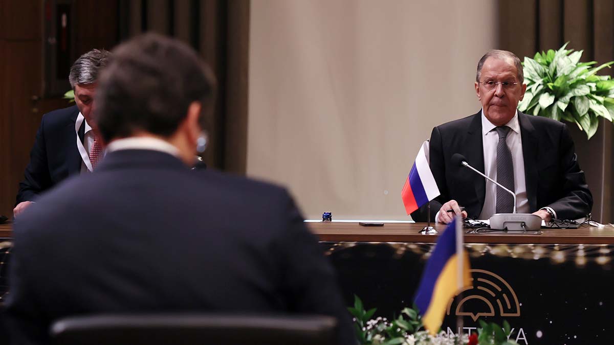 Çözüme yönelik her türlü girişimi destekliyoruz